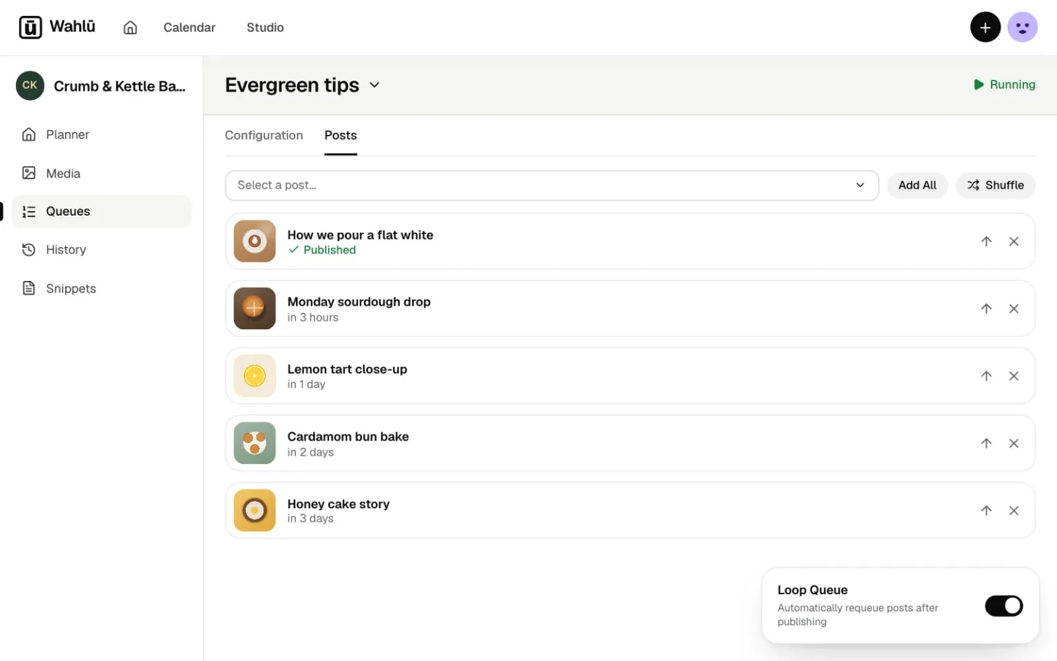Wahlu evergreen queue with five scheduled posts and the loop queue setting turned on